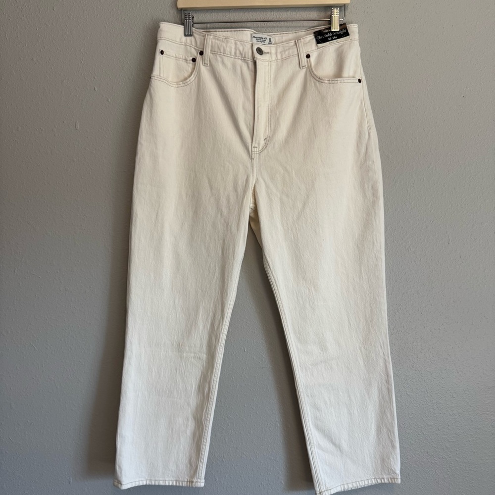 NWT Abercrombie Curve Love Ultra High Rise Ankle Straight Jeans 33‎ / 16R Cream